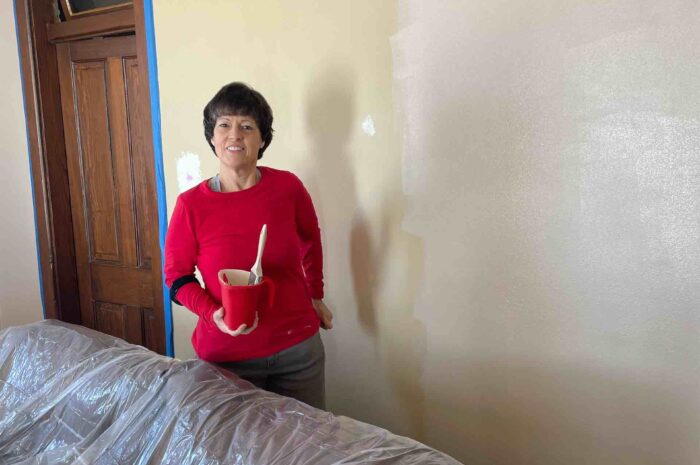 Painting The Living Room – Day 2