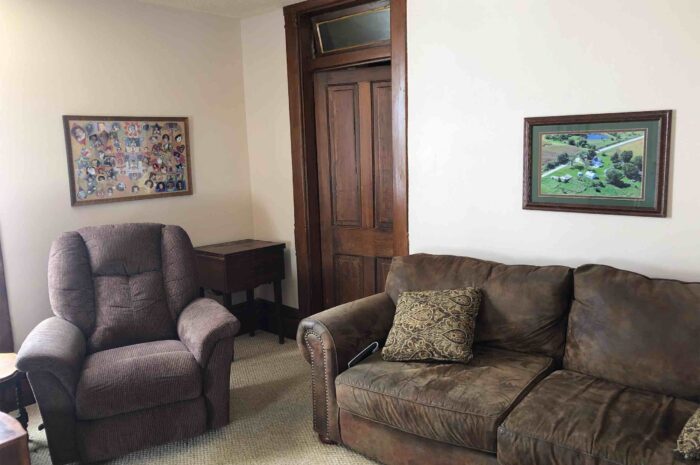 Painting The Living Room – Day 3